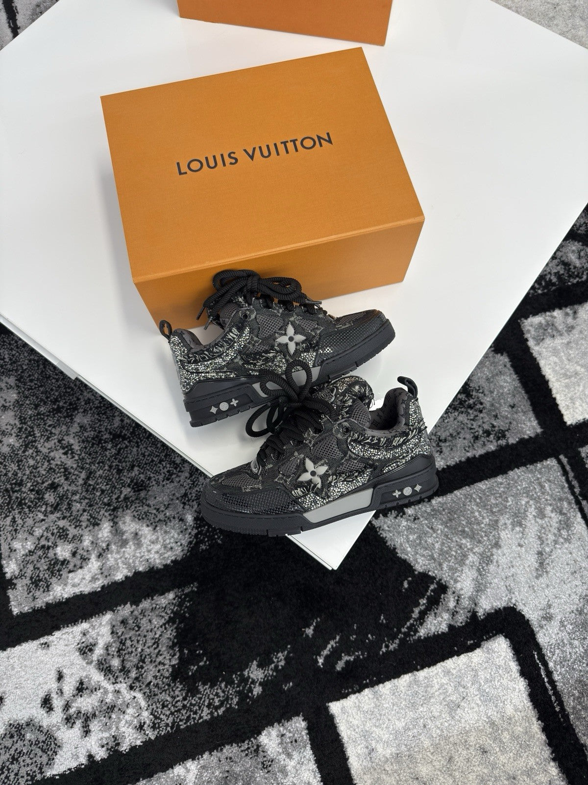 Louis Vuitton Swarovski Skate LV7.5