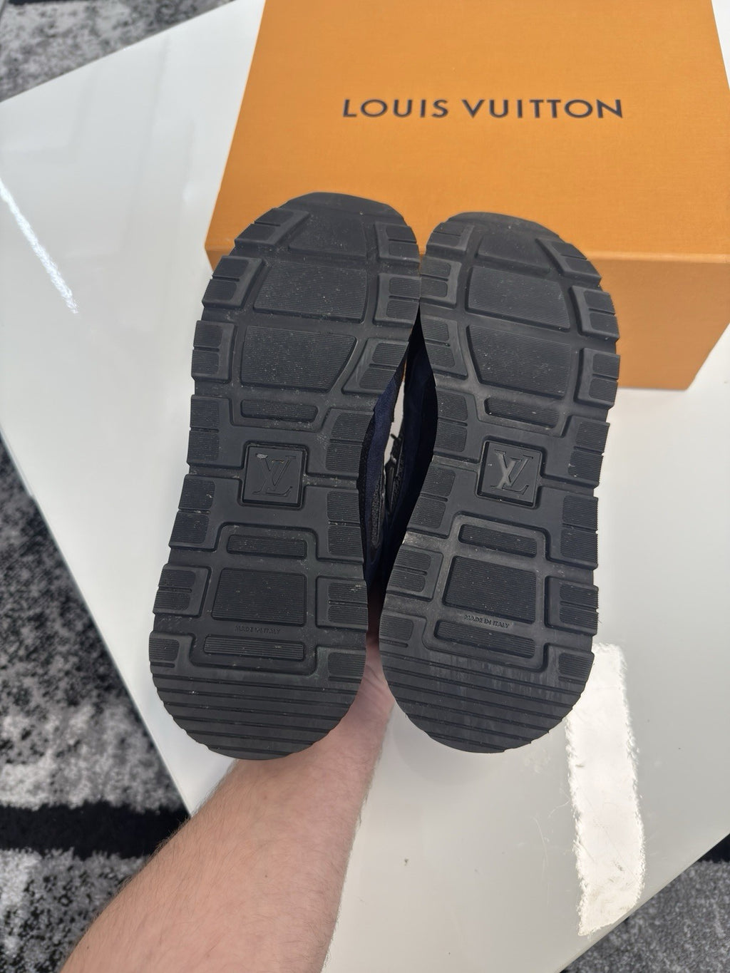 Louis Vuitton Runaway Navy LV7.5