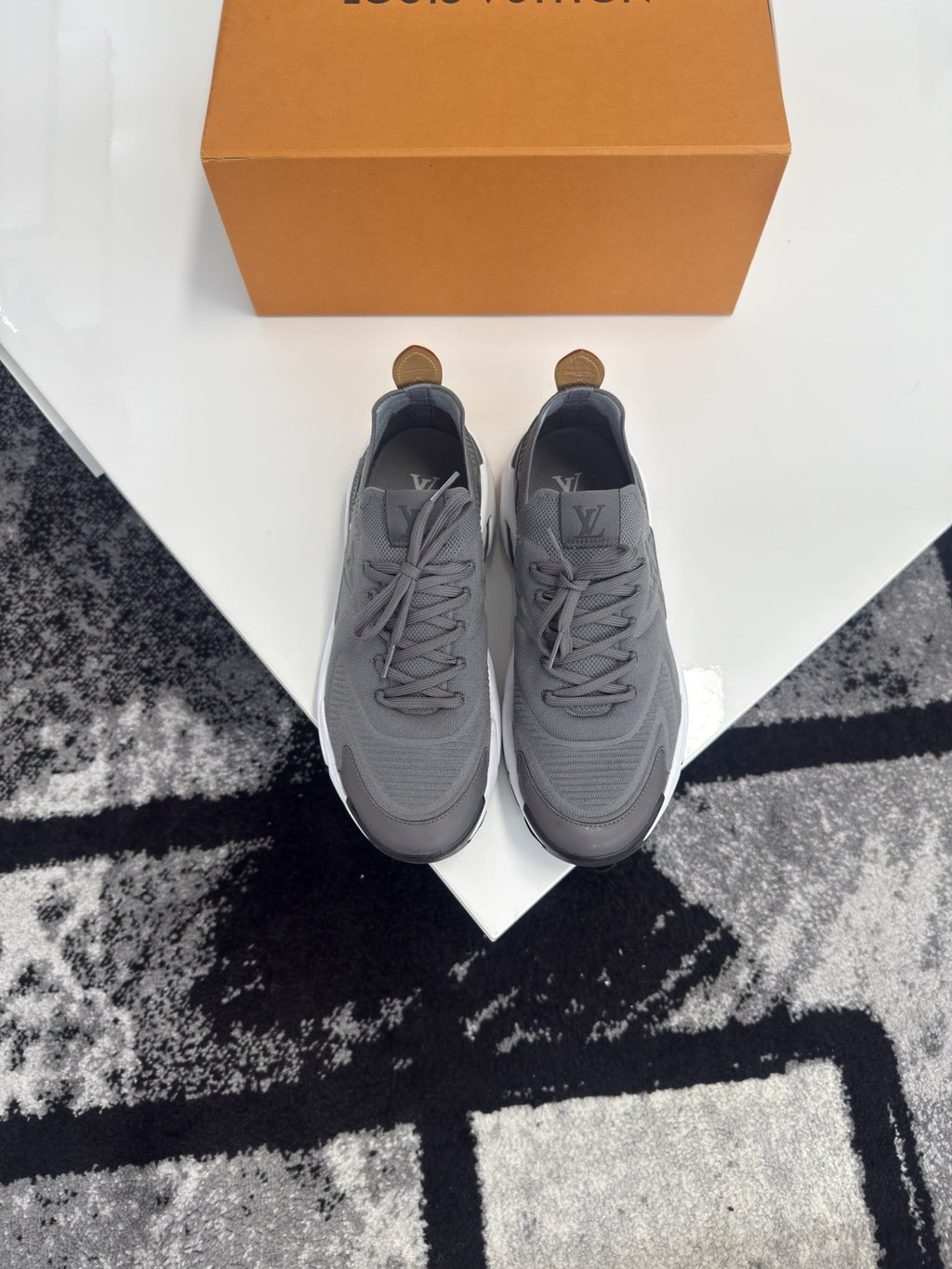 Louis Vuitton Tatic LV7