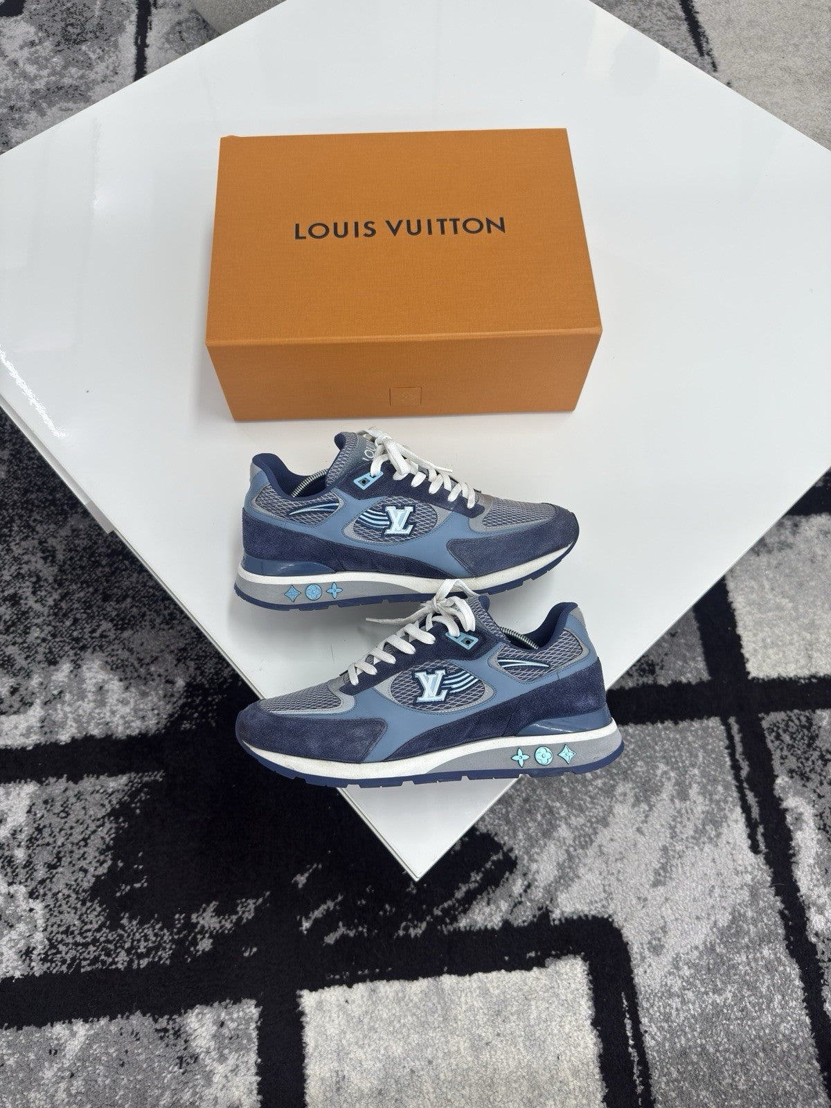 Louis Vuitton Runaways LV8