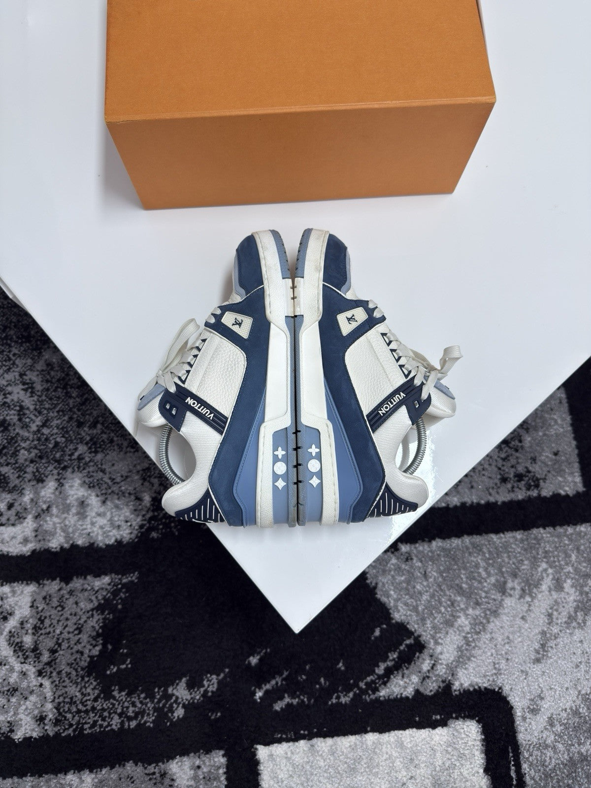 Louis Vuitton Trainers LV8