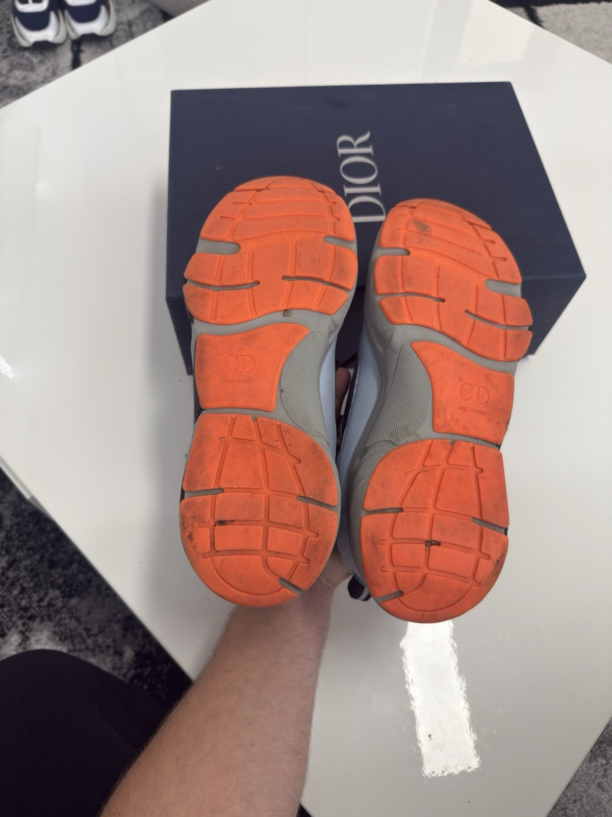 Dior B22 UK9 (EU43)