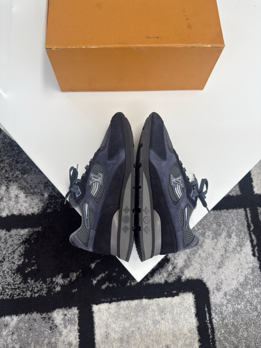 Louis Vuitton Runaways LV8.5