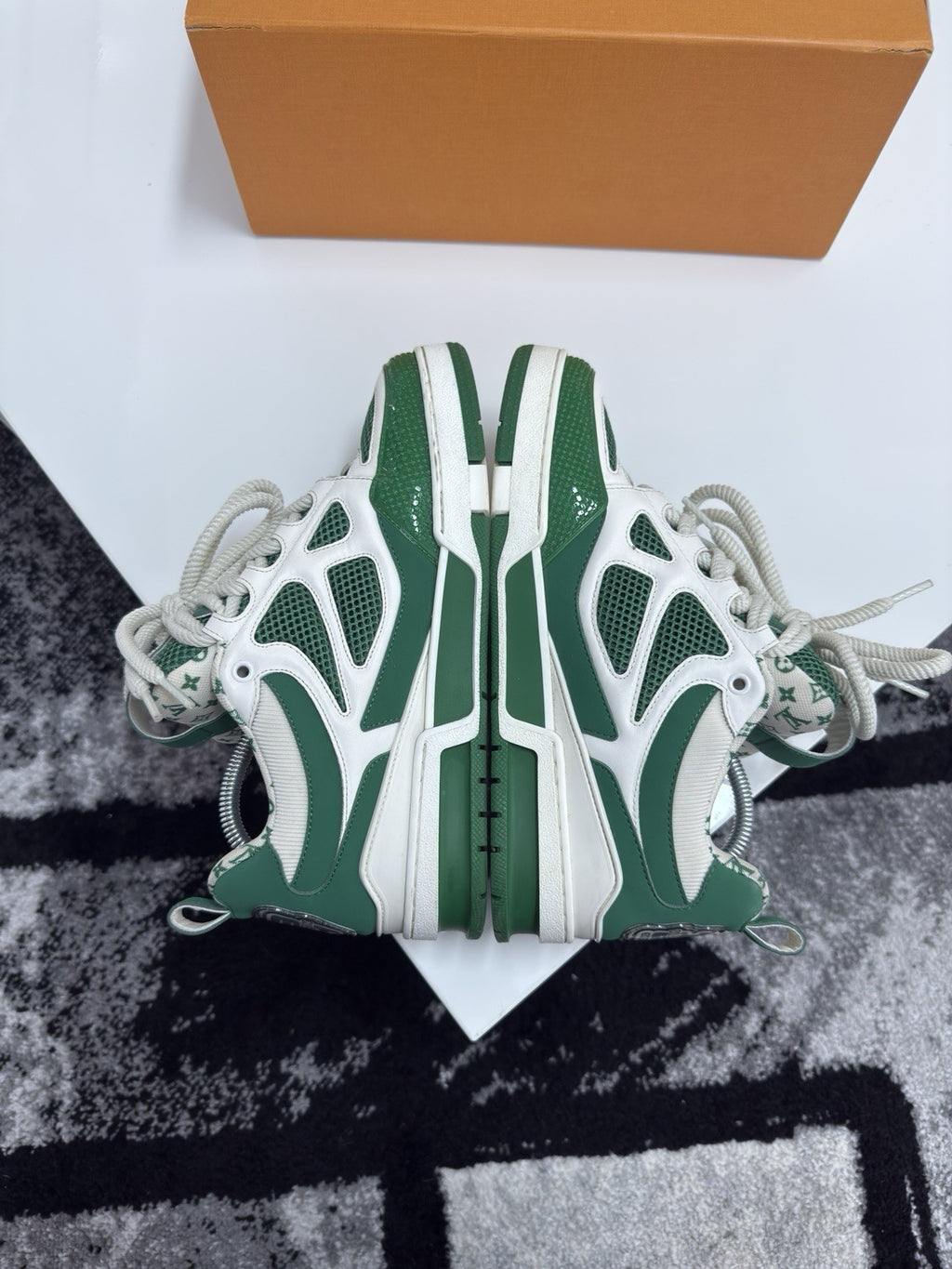 Louis Vuitton Skates LV8
