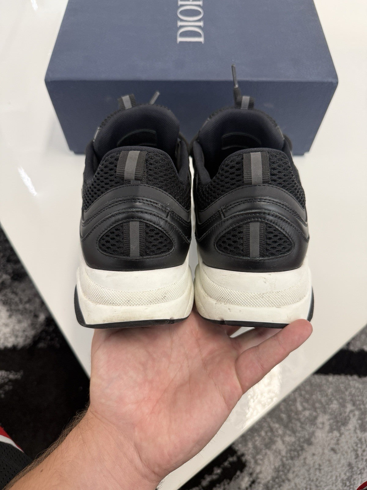 Dior B22 UK8 (EU42)