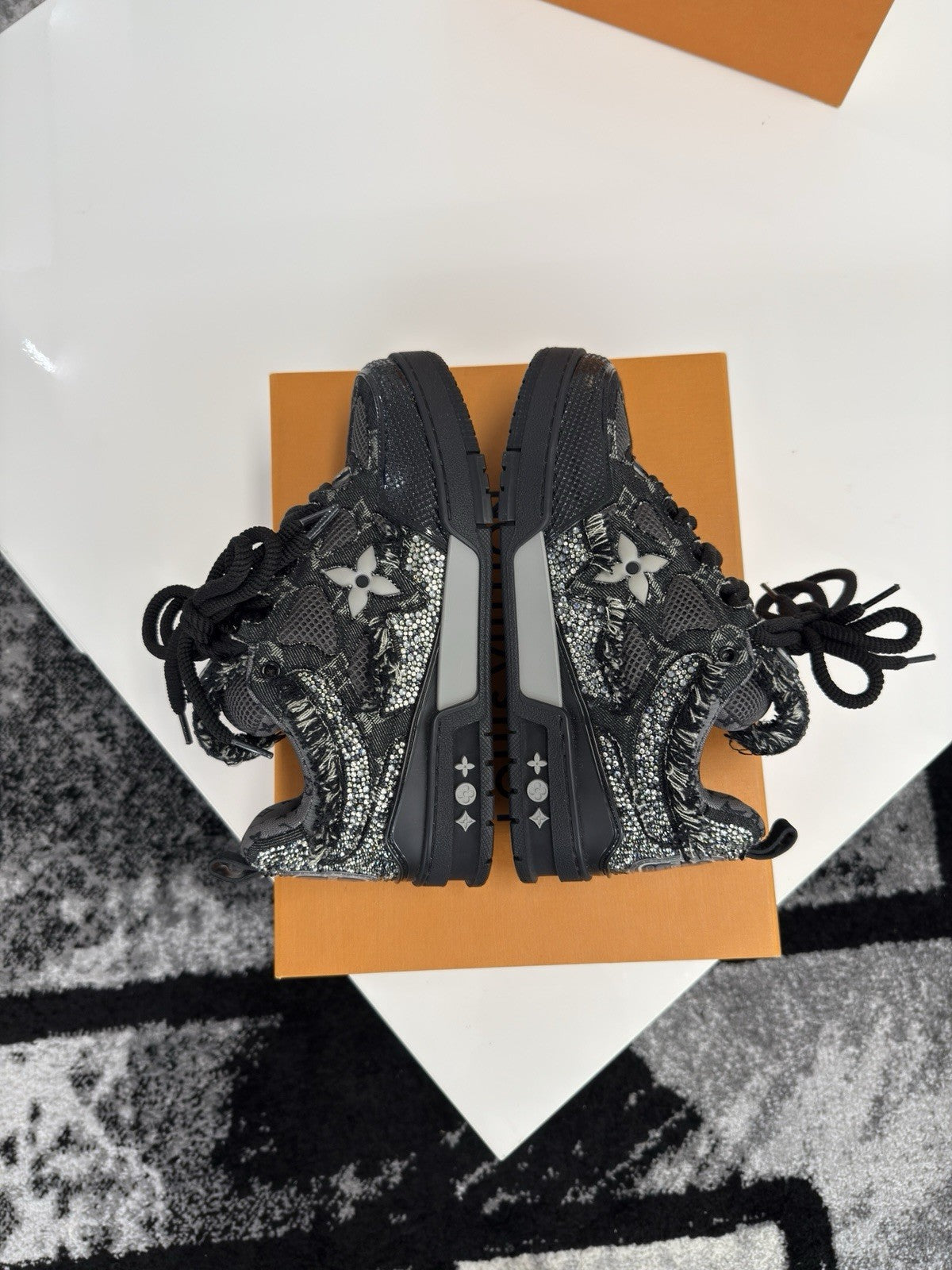 Louis Vuitton Swarovski Skate LV7.5