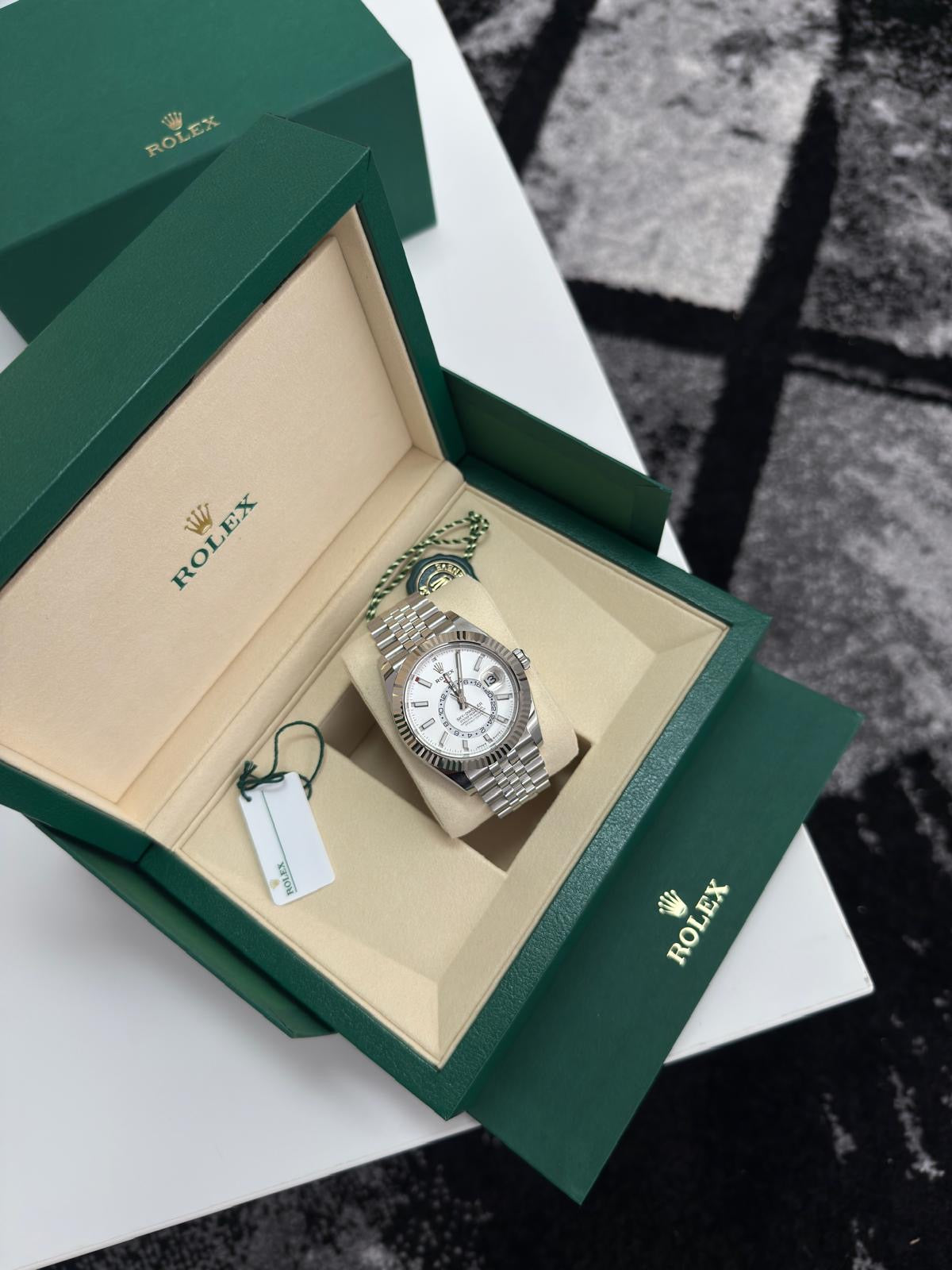 Rolex Sky-Dweller White dial Jubilee Bracelet (336934)